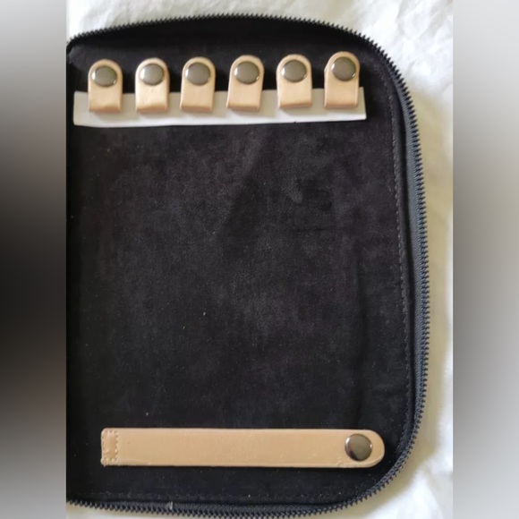 HALSTON jewelry case - Picture 4 of 4